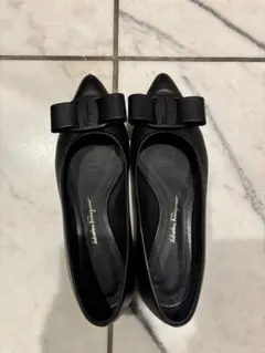 Ferragamo 5 1/2(23cm)ブラックリボンポインテッドトゥパンプス