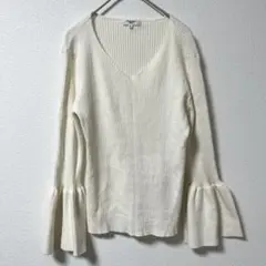 NATURAL BEAUTY BASIC 袖フレア リブVネックニット 白 M
