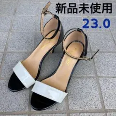新品☆エナメルアンクルストラップサンダル 黒白　ヒール約8cm