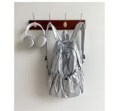 シルバー ナイロン リュック 中型