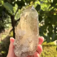 ブラジル産・カテドラル水晶】レリーフ状の重厚な結晶 116g 原石
