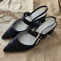 RANDA ゴールドパーツバックストラップパンプス