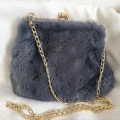 【美品】【即日発送】グレー ファー がま口　ショルダーバッグ ゴールドチェーン