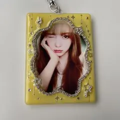 トレカキーホルダー　韓国　トレカ　レジン　デコ　硬質　ケース　トレカケース　黄色