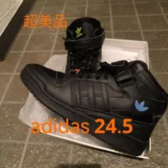 adidas ブラックハイカットスニーカー