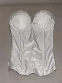 定価9800円　ホワイト ブライダルインナー　D65 レース装飾