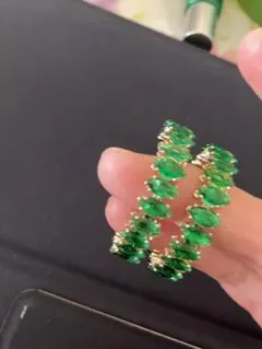 緑色オーバルカットフープピアス