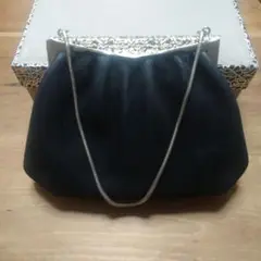 黒のレザークラッチバッグ