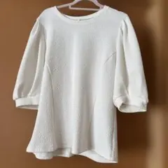 GU パフスリーブトップス