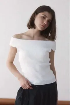 ALEXIA STAM Off The Shoulder Knit Top 白のサムネイル
