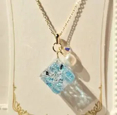 1786.スワロ入り♡ キューブ型レジンネックレス♡