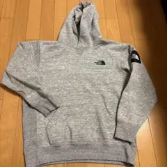 ザノースフェース　パーカー　紐なし