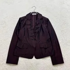 ピノーレ【38】赤系 フリル付 テーラードジャケット 微ストレッチ 光沢感 春秋