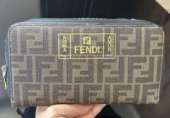 FENDI 長財布 ズッカ ラウンドファスナー 8カード ロゴプレート - メルカリ