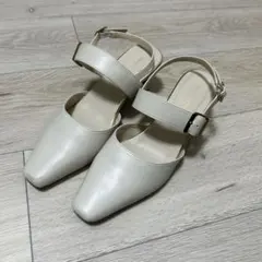 ホワイト ストラップ付き ハイヒール・パンプス