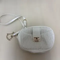 ホワイト ギャザー ショルダーバッグのサムネイル