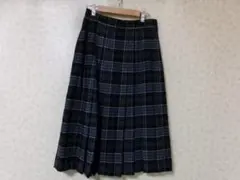 103870 DAKS ダックス　プリーツスカート　紺チェック　W69