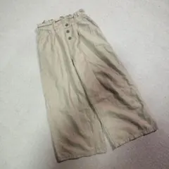 GU　130 ベージュ ボタン付きフリル長ズボン リネン混