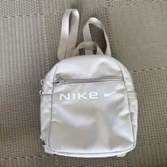 NIKE ミニバックパック ライトグレーのサムネイル