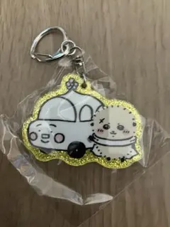 ガチャ　ちいかわ　ラメアクリルキーホルダー4 ラッコ