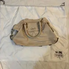 ベージュ ハンドバッグ