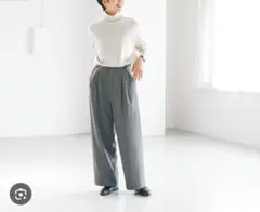 北欧、暮らしの道具店 すっきりシルエットのワイドタックパンツ M グレー