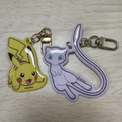 【韓国限定】ポケモン アクリルキーホルダー 2点セット ピカチュウ ミュウのサムネイル