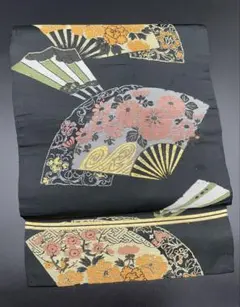 名古屋帯 洒落帯　高級　♢ 正絹　アンティーク　黒地　花柄　草花　R394