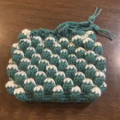 ターコイズとホワイトのポーチ