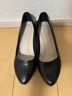 黒 ポインテッドトゥ ハイヒール