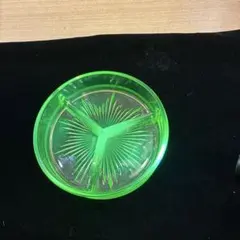 チェコ製のウランガラス地球儀 - メルカリ