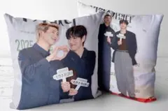 BTS ファブリッククッションカバー　45×45 テテ　テヒョン　V BTS ファブリッククッションカバー 45×45 テテ テヒョン V 【公式通販】