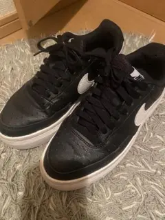 Nike ブラック ホワイト スニーカー