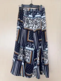 ユナイテッドアローズ　パターンプリント フレアロングスカート