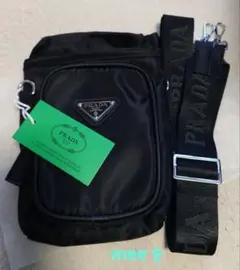 PRADA プラダ　スマホポーチ　ノベルティショルダーバッグ