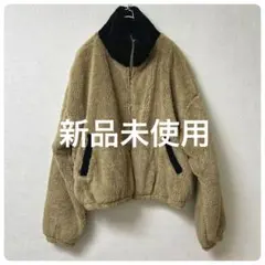 ベージュ フリースジャケット