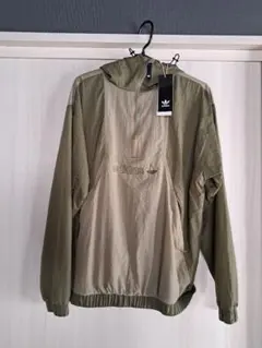 adidas ナイロンジャケット フード付き オリーブ/ベージュ