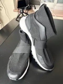 【美品】1PIU1UGUALE3 スリッポンスニーカーブラック