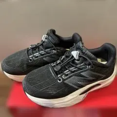 キッズ New Balance スニーカー ブラック/ホワイト