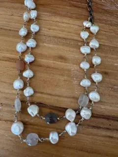 パールと石の2連ネックレス