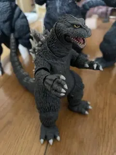 J*7様 ゴジラ 2001 GMKゴジ ガレージキット タナカSTUDIOタナカ J*7様 ゴジラ 2001 GMKゴジ ガレージキット タナカSTUDIOタナカ - メルカリ