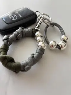キーチャーム　バックチャーム　シルバー　カーキ　グレー　韓国風　大人可愛い