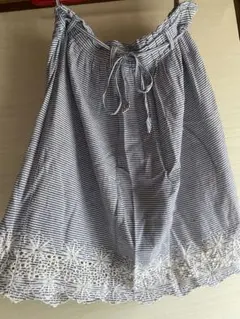 お値下げ！ビームスボーイ BEAMSBOY ストライプ花柄刺繍スカート マリンのサムネイル