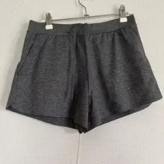 ダークグレー ショートパンツ