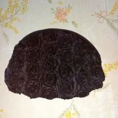 黒のローズモチーフラウンドポーチ