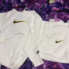 【新品タグ付き】NIKE♦︎限定デザインナイキスエット上下セットアップ♦︎白