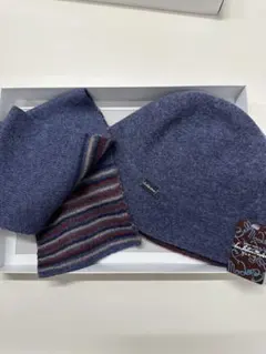ベルモード ウール製ネイビー帽子とストライプマフラーセット
