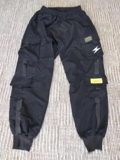 美品 ロゴ入りハーフパンツ