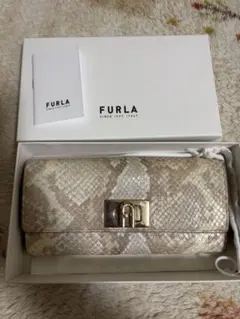 FURLA 蛇柄レザー長財布