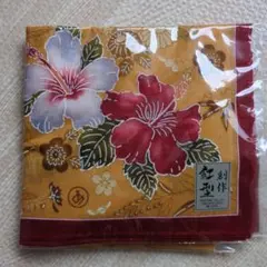 ARAGAKI ハイビスカス柄ハンカチ　創作紅型